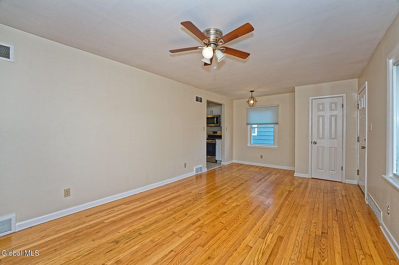 3rd image of 12 Gage Avenue