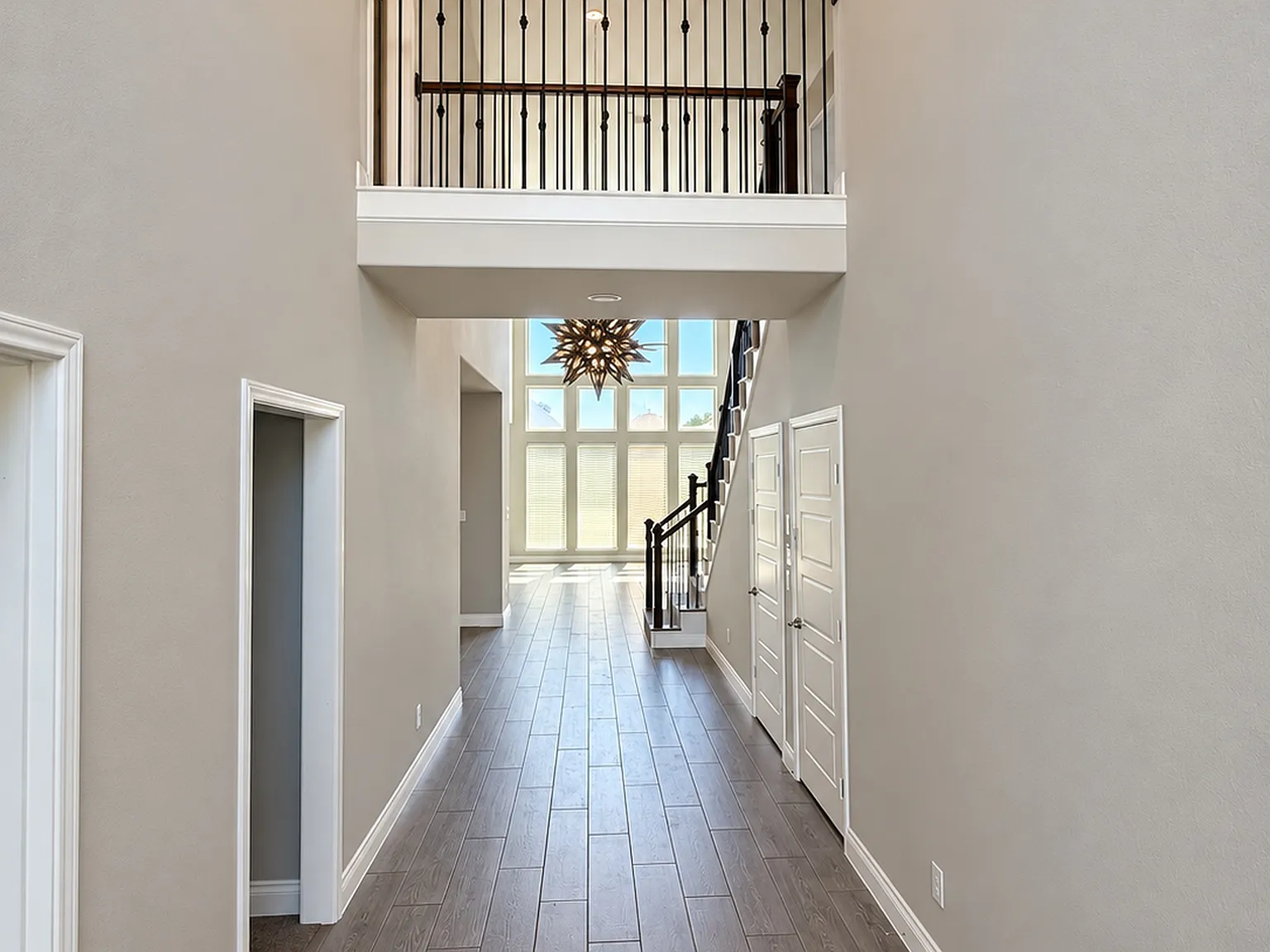 4 bed, 2588 sqft, $3,500 — Photo 4