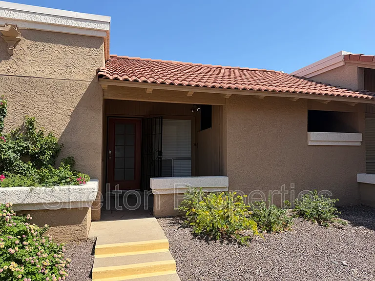 501 W Tonopah Dr #7 — Photo 2