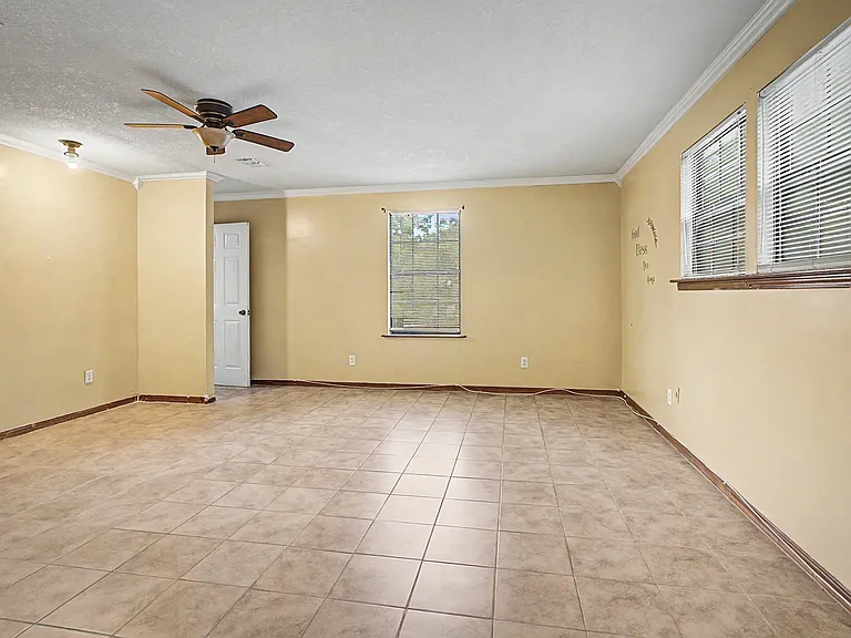 302 Bernard Rd — Photo 32