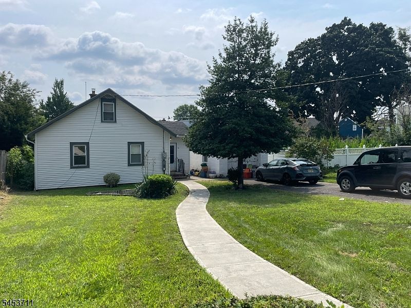 1st image of 16 Bayard Pl