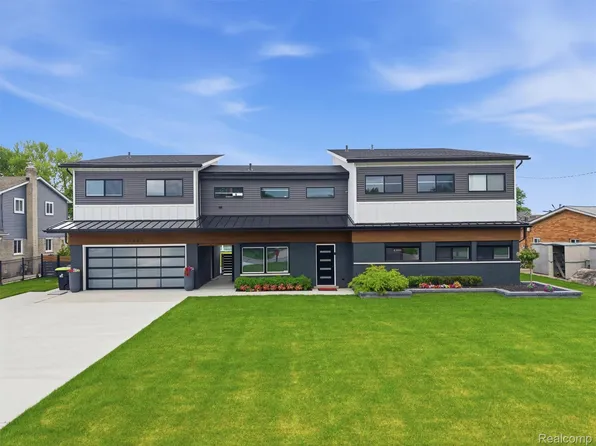 37645 Lakeville St, Harrison Township, MI 48045