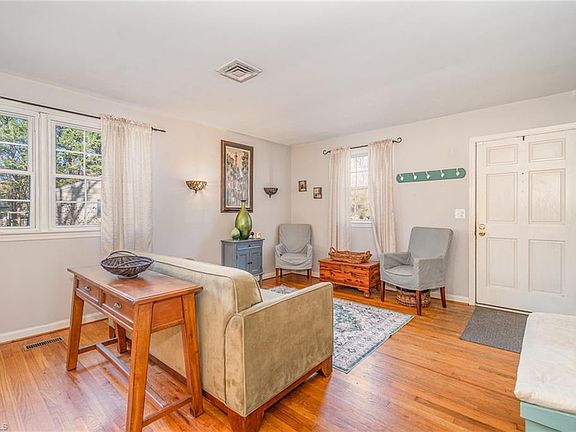 5th image of 2603 Westmoreland Dr