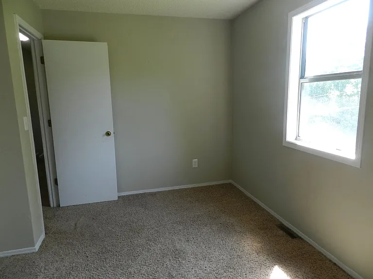 15304 Temple Ln — Photo 8