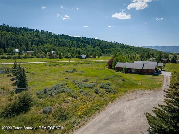 2nd image of 1111 Taylor Mountain Dr
