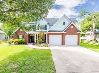 231 E Umphress St, Van Alstyne, TX 75495