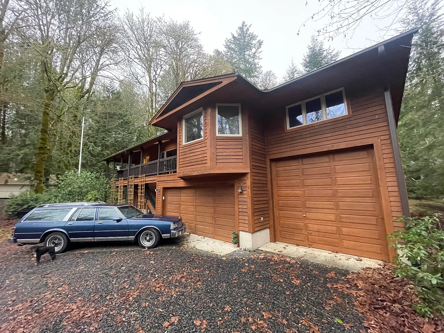 425 E Pointes Dr E — Photo 4