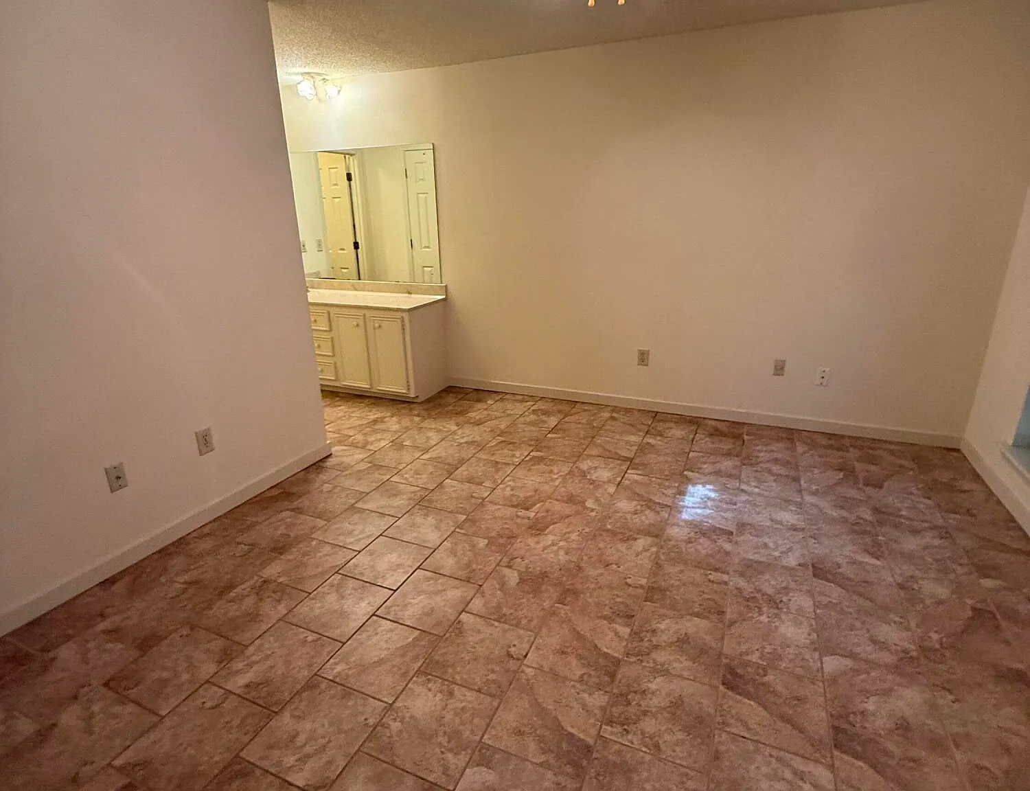 2 bed, 2.0 bath, 1080 sqft, $1,700 — Photo 4