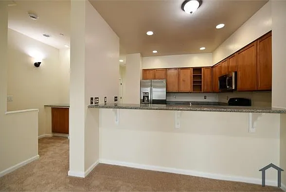 7517 Bancroft Ave — Photo 10