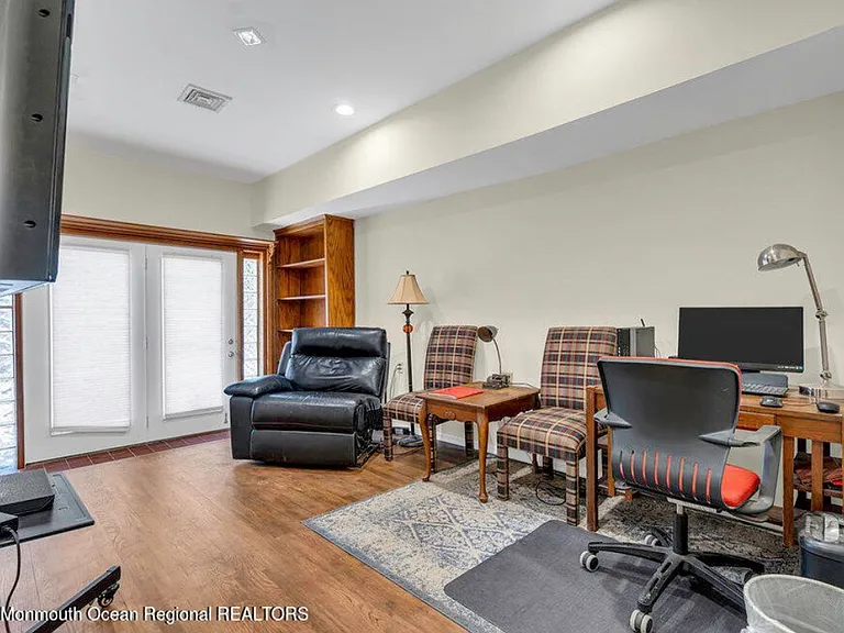 722 Maple Ave — Photo 12