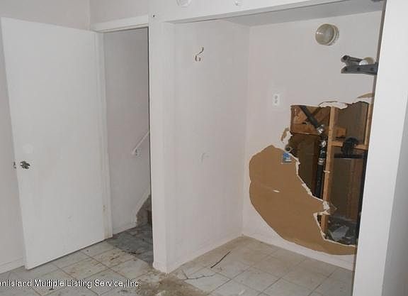 4th image of 15 Emeric Ct