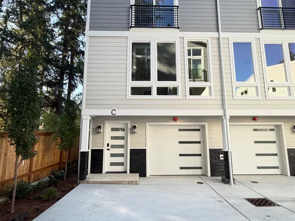 18311 1st Ave NE #C, Seattle, WA 98155