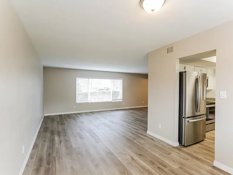 2633 W Monte Ave — Photo 6
