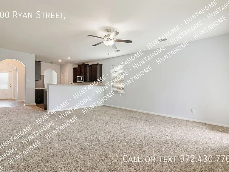 300 Ryan St — Photo 2