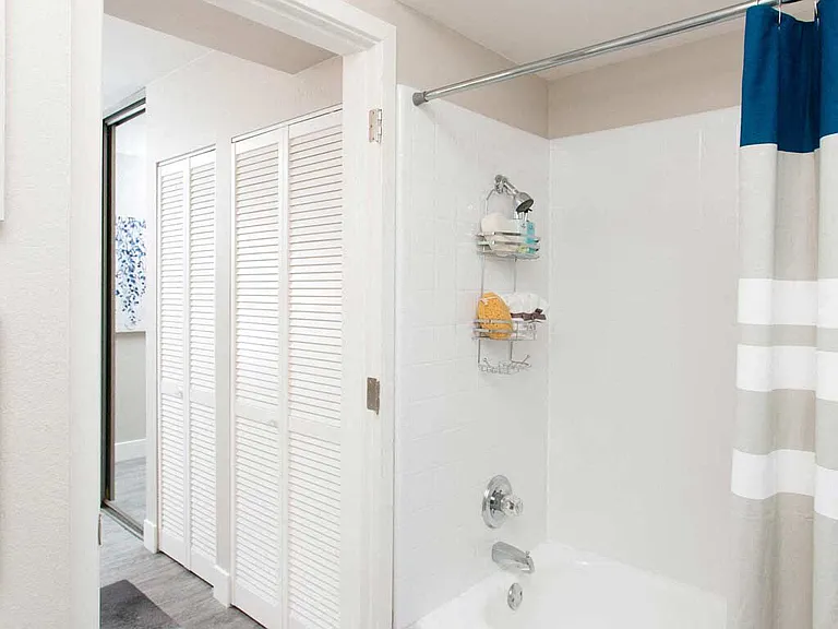 Stoneridge Luxury Apartments — Photo 16