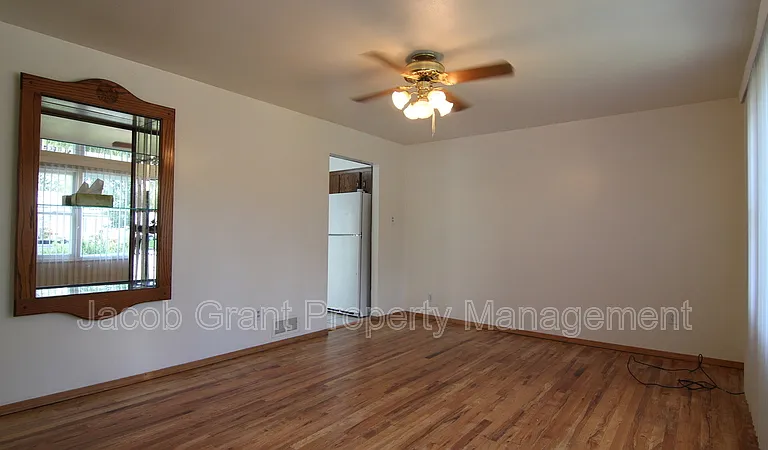 1517 Beverly Rd — Photo 4