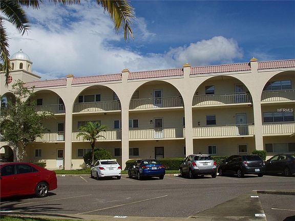3rd image of 2258 World Parkway Blvd W APT 4