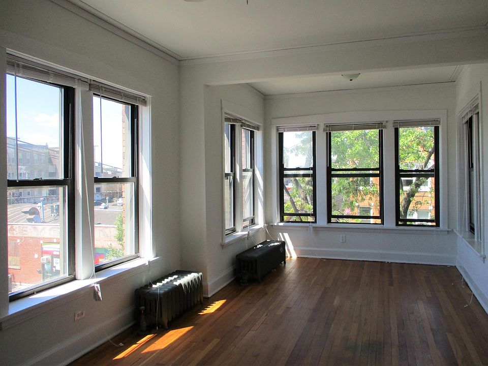 1st image of 4813 N Albany Ave