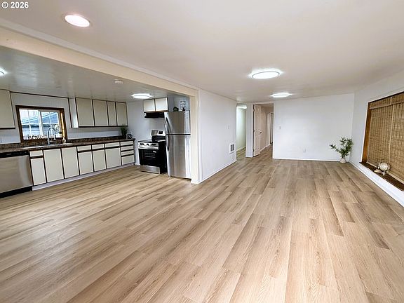 5th image of 110 N 12th St