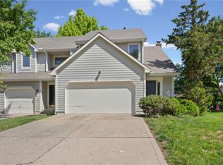 10810 W 116th St, Overland Park, KS 66210