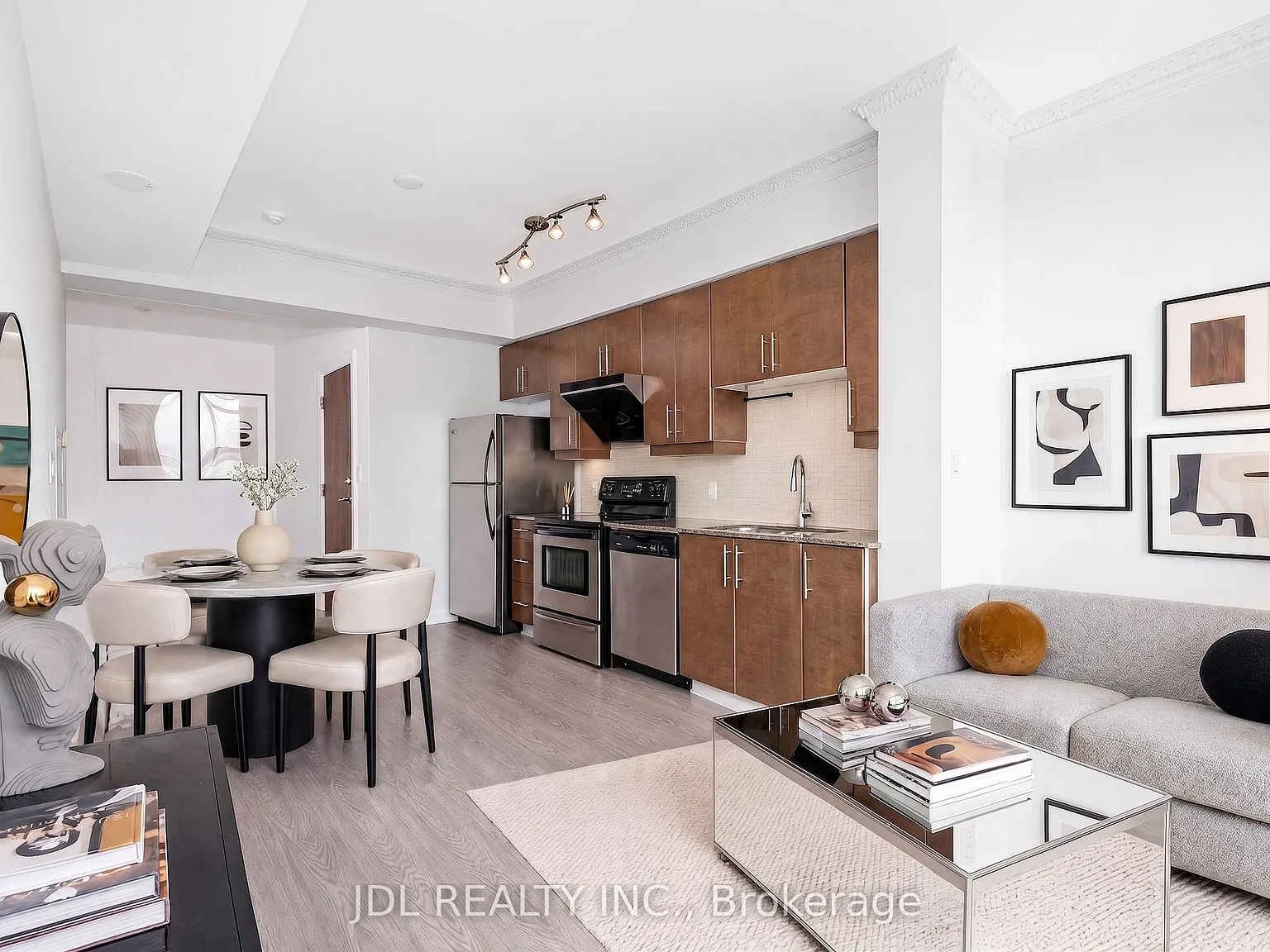 2 bed, $2,580 — Photo 3