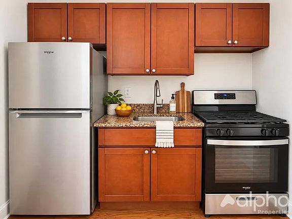 3rd image of 229 Henry St APT 9