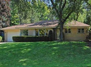 2331 S Circle Dr, Palatine, IL 60067