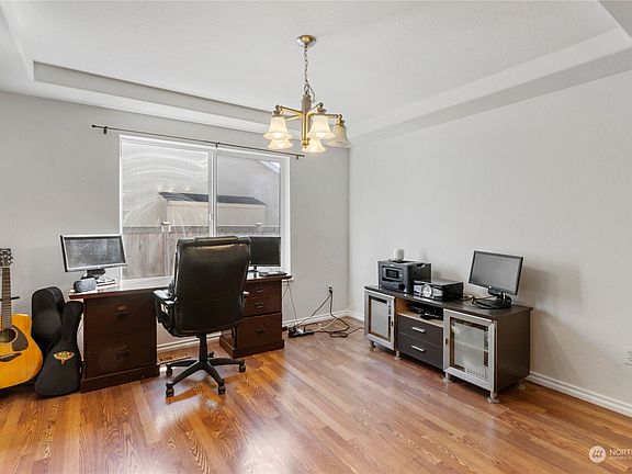 4th image of 18922 91st Avenue E