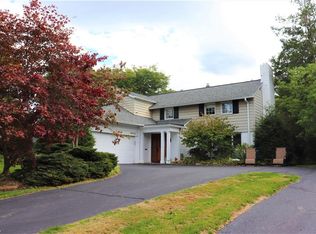 24700 Wimbledon Rd, Beachwood, OH 44122
