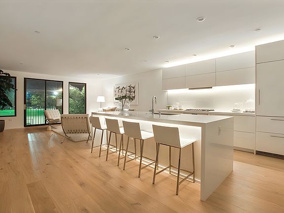 5th image of 310 Carolina St #201