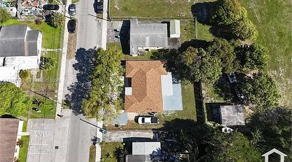 2036 NW 28th St — Photo 19