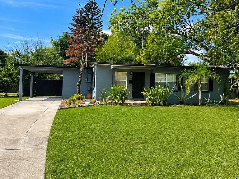 647 San Juan Blvd — Photo 1