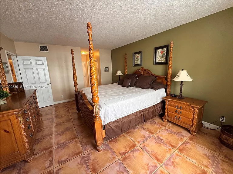 3725 S Ocean Dr #421 — Photo 6