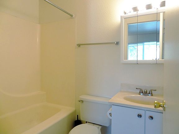 5th image of 12635 Lincoln Ave SW APT 6