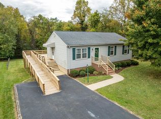 209 Graves Dr, Forest, VA 24551