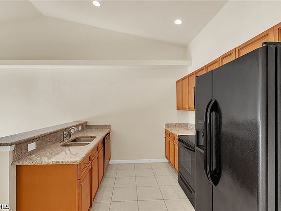 5th image of 4623 SW 7th Pl