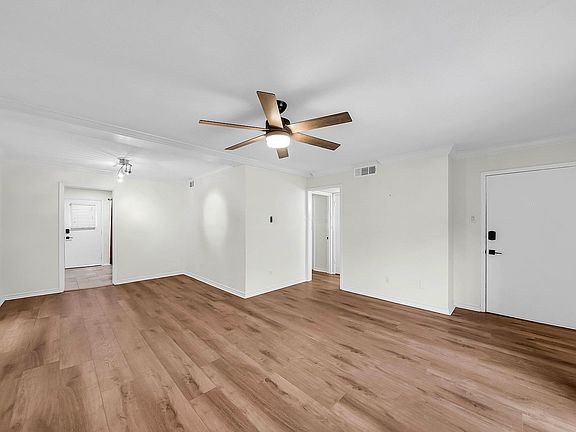 3rd image of 10216 Regal Oaks Dr