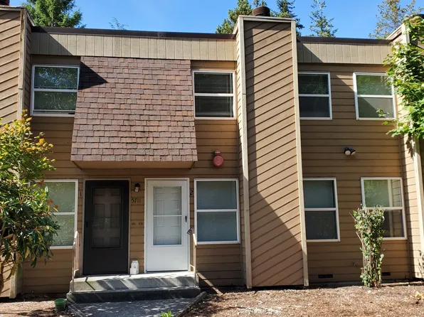 5711 202nd St SW, Lynnwood, WA 98036