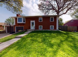 18 Knollwood Dr, Montgomery, IL 60538