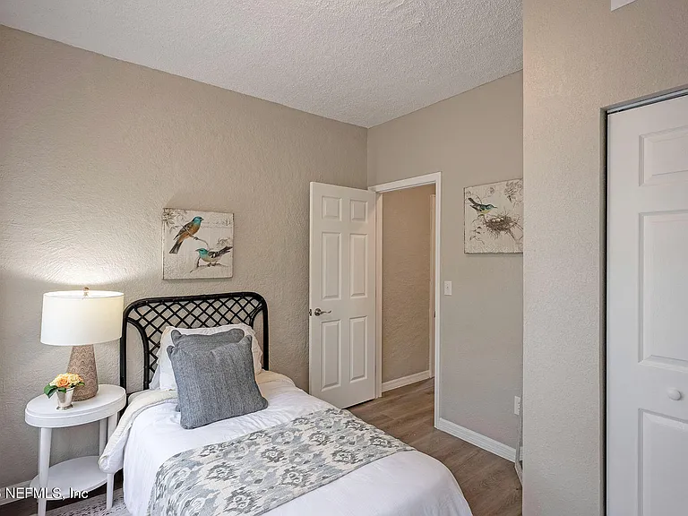 325 Alder St — Photo 13
