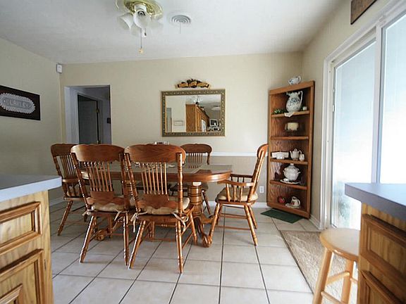 5th image of 13602 Hollypark Dr