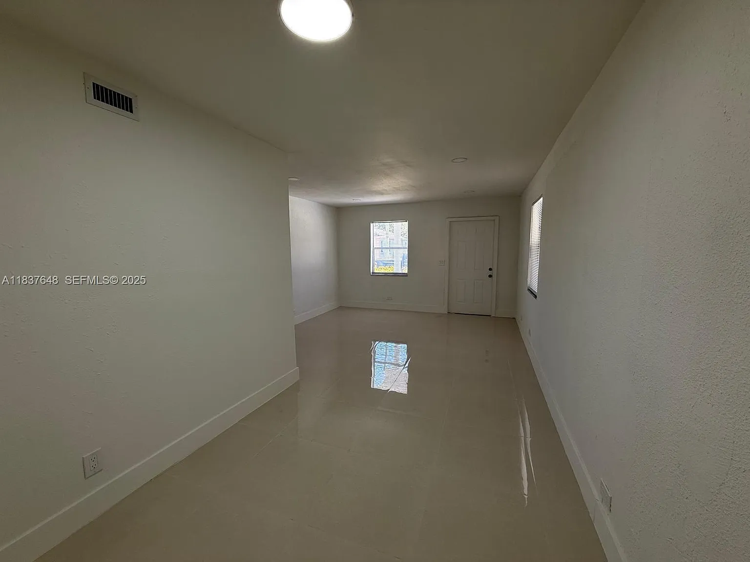 3 bed, 2.0 bath, $2,400 — Photo 4