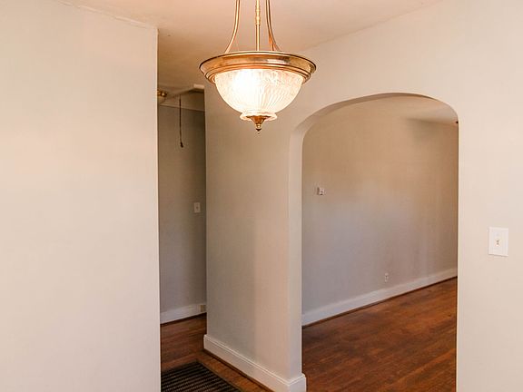 4th image of 113 E 35th St