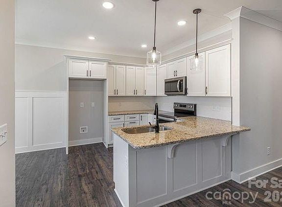 5th image of 48 Tanseyleaf Dr