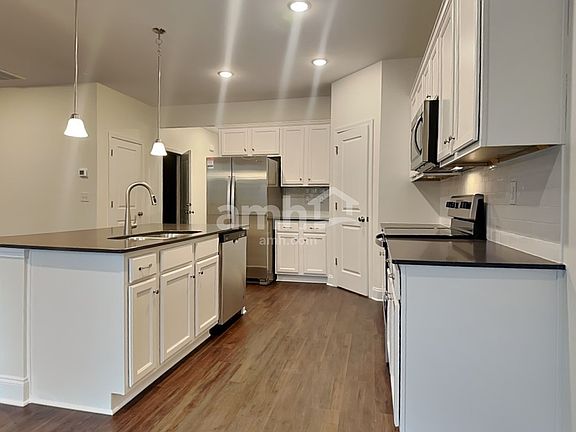 3rd image of 12140 Golden Farm Ln