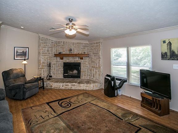 5th image of 12600 Plum Dr