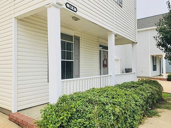 2nd image of 1059 Saint Andrews Ln