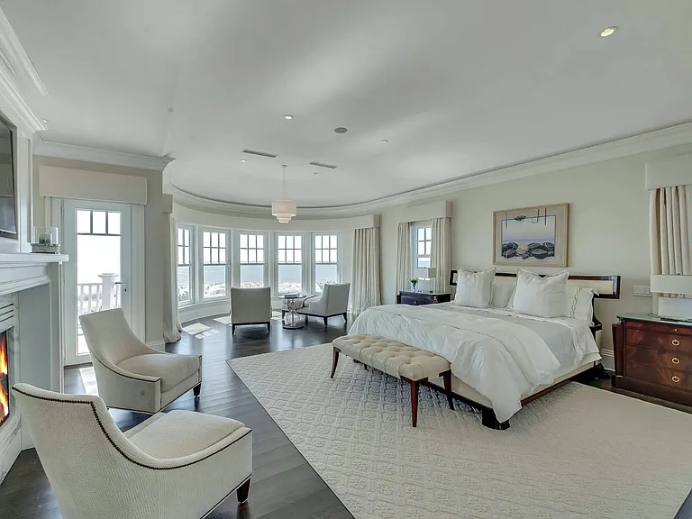 19 Dune Rd — Photo 13