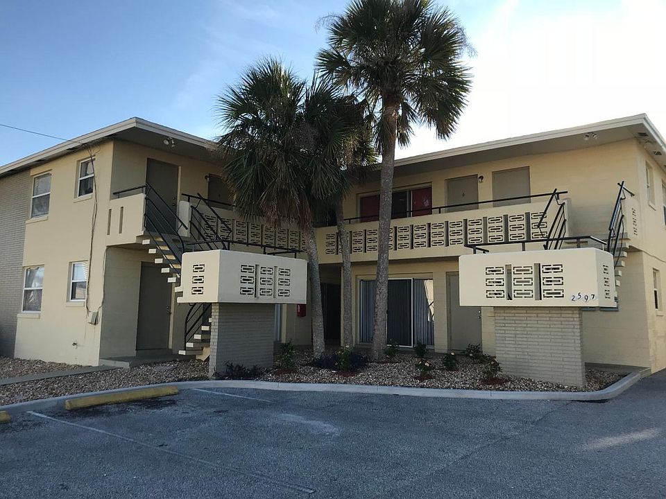 1st image of 2597 N Oleander Ave