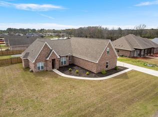 13 Grand Cv, Petal, MS 39465
